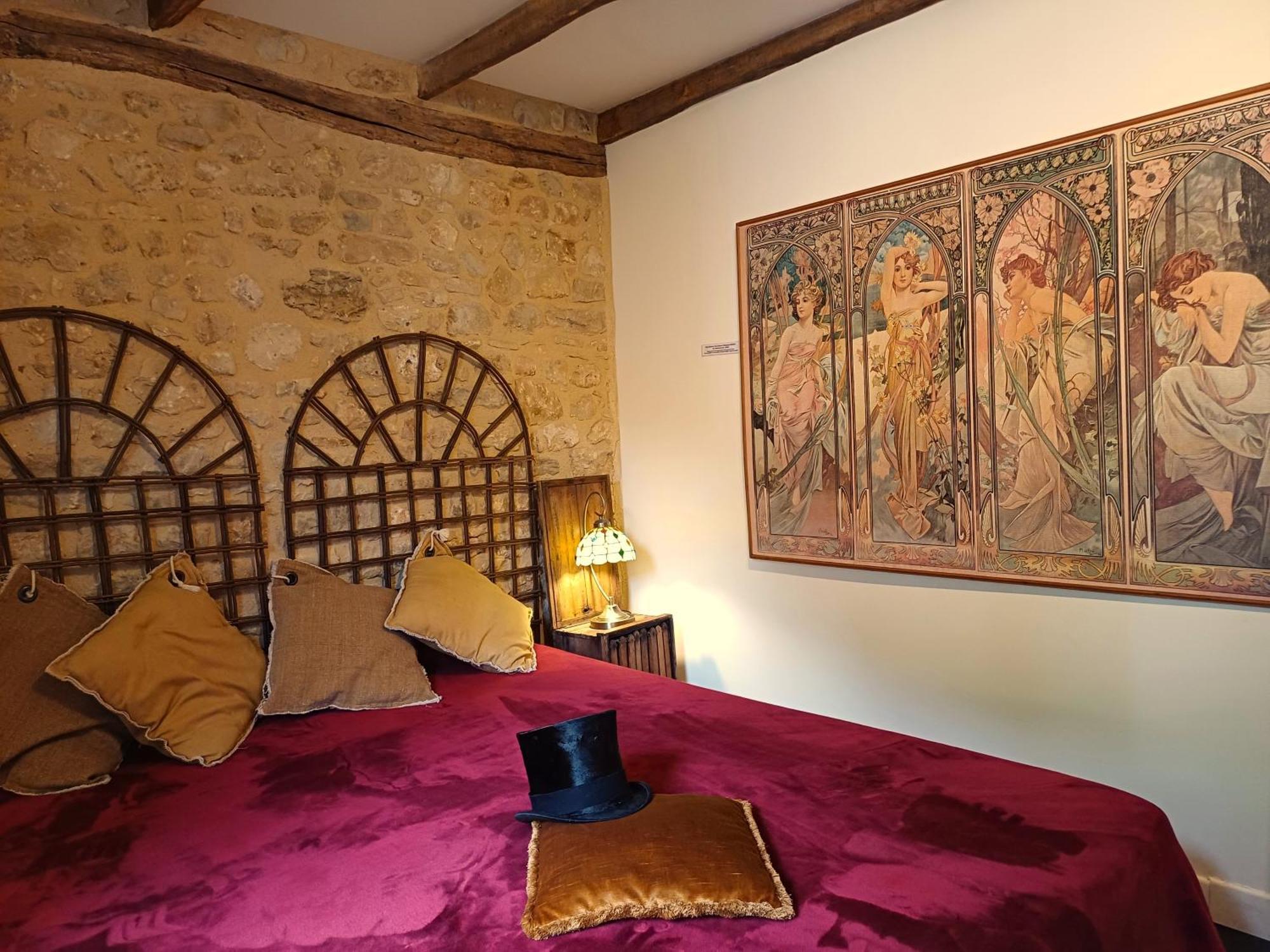 Au Pied Du Chateau - 5 A 11 Personnes - Baignade-Canoe-Piste Cyclable A 100 M Castelnaud La Chapelle Ngoại thất bức ảnh
