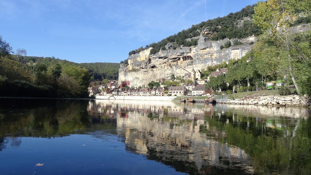 Au Pied Du Chateau - 5 A 11 Personnes - Baignade-Canoe-Piste Cyclable A 100 M Castelnaud La Chapelle Ngoại thất bức ảnh