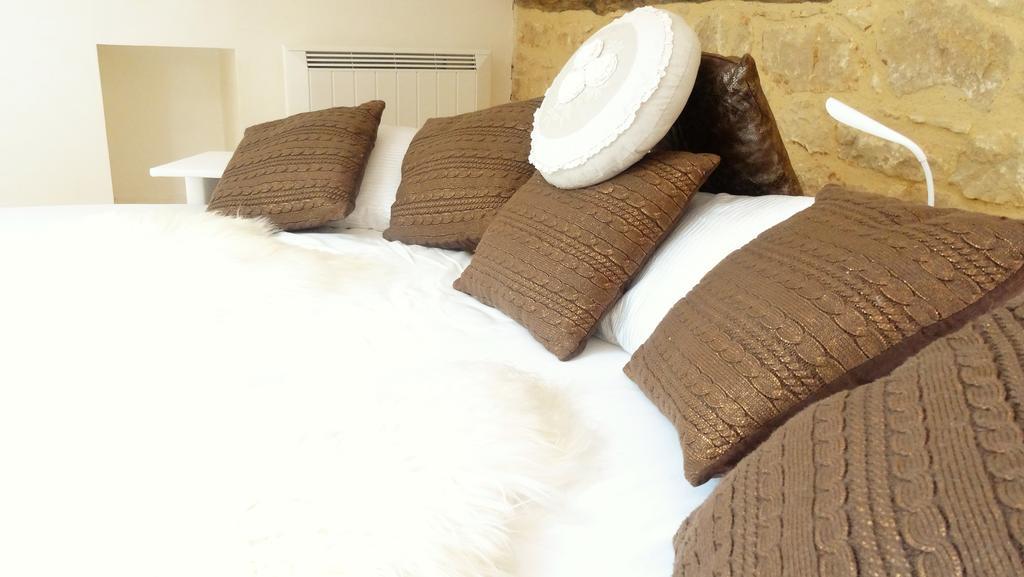 Au Pied Du Chateau - 5 A 11 Personnes - Baignade-Canoe-Piste Cyclable A 100 M Castelnaud La Chapelle Ngoại thất bức ảnh
